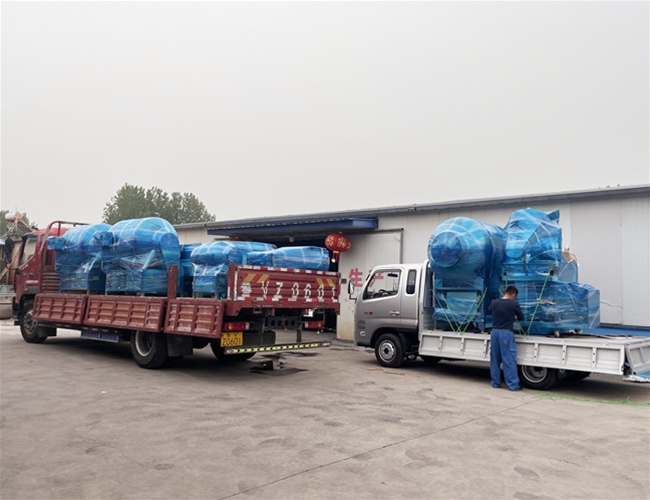 匯品真空滾揉機(jī)、料車(chē)、上料器、真空包裝機(jī)、夾層鍋等肉制品深加工設(shè)備發(fā)貨湖北武漢